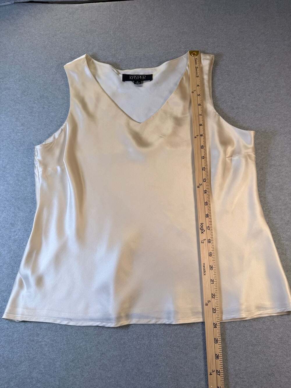 Kasper Women's Champagne V-Neck 100% Silk Sleeveless Tank Top Blouse Size 16 - Picture 3 of 7